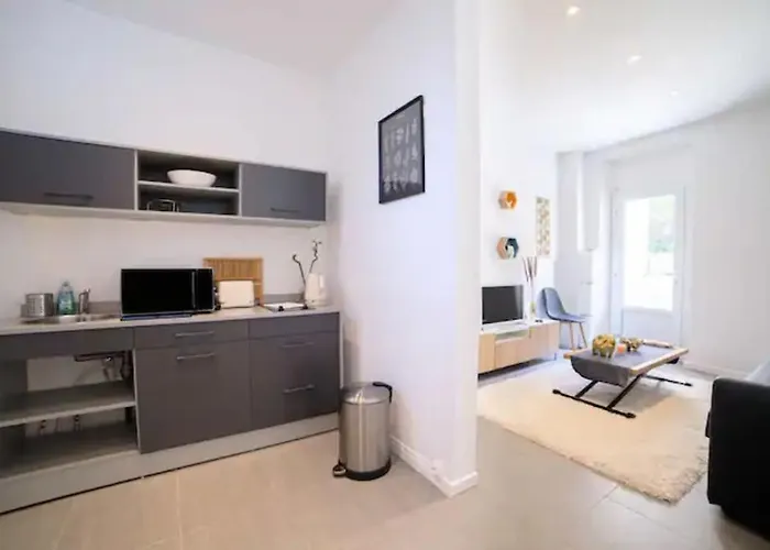 Superb With Terrace, Calm And Tranquility Apartment