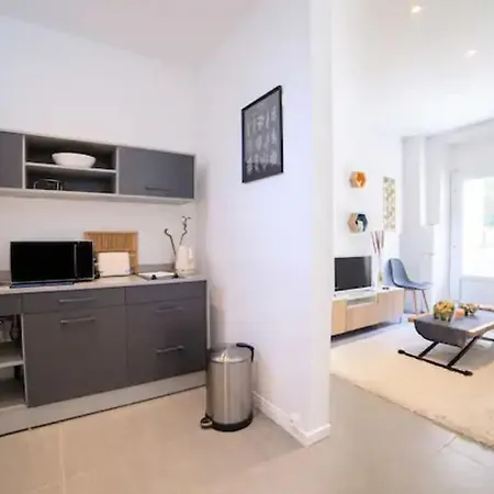 Superb With Terrace, Calm And Tranquility Apartment