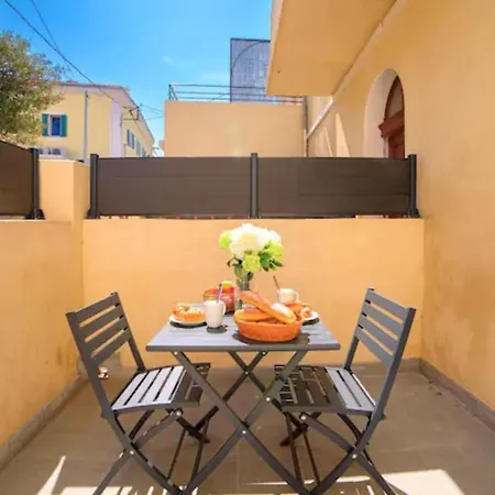 Superb With Terrace, Calm And Tranquility Lägenhet